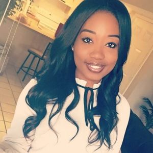 Meet your Posher, Roxanne